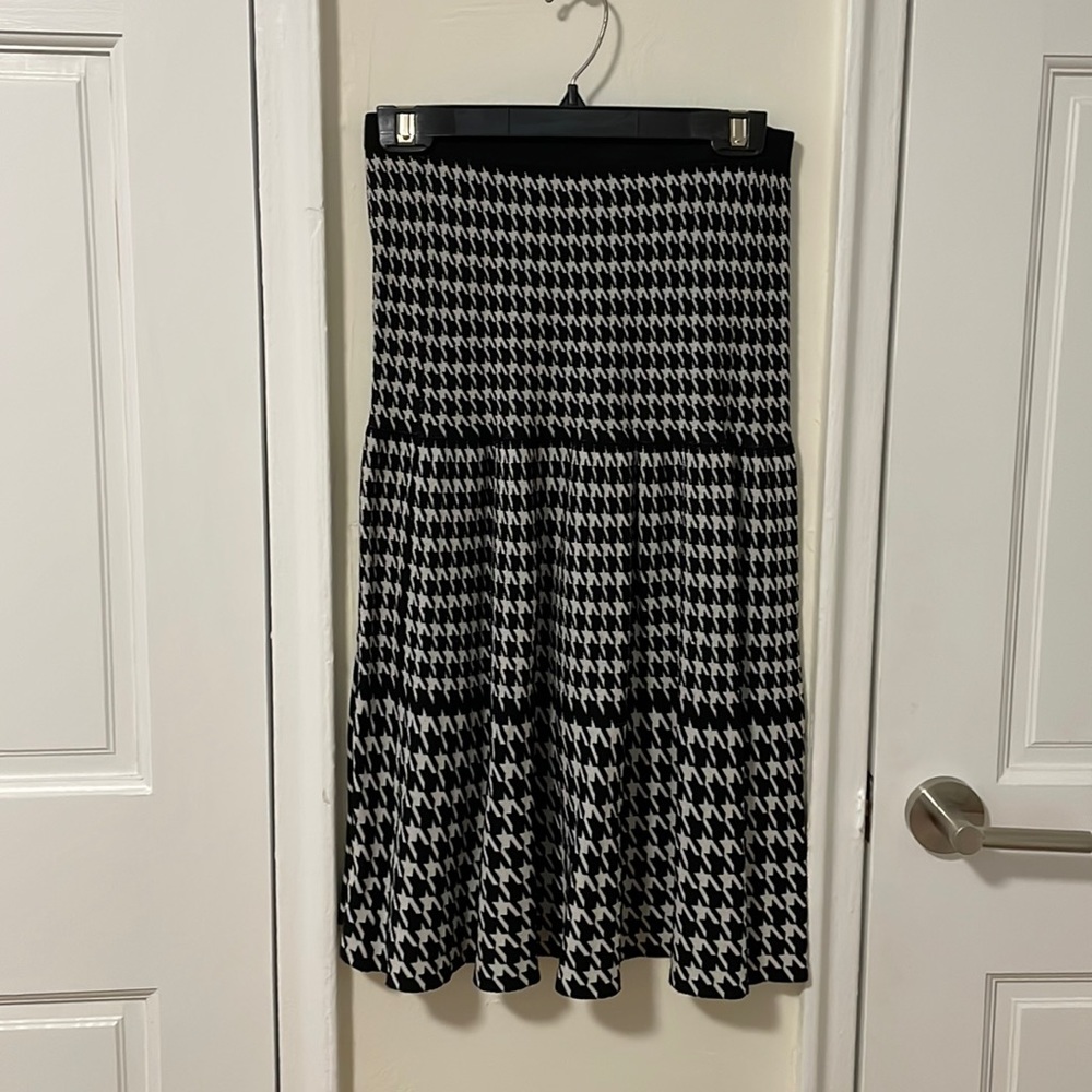 Houndstooth midi skirt